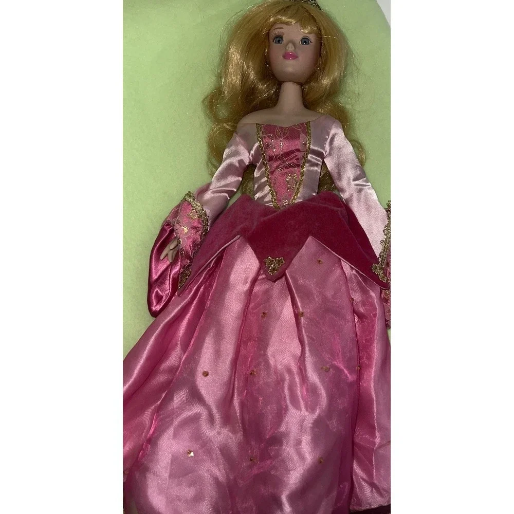 Disney Princess Aurora 16 Inch Porcelain Doll (8/b58)